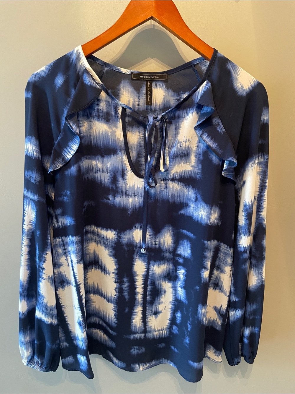 BCBGMaxAzria Navy and White Tie-Dye Ruffle Tie-Neck Blouse Size Small‎